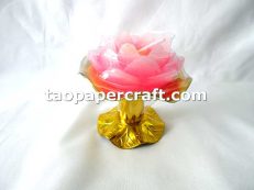 Lotus Shape Small Candles Box of 6 with Golden Color Stand 蓮花形狀小蠟燭帶金色支架 6 支